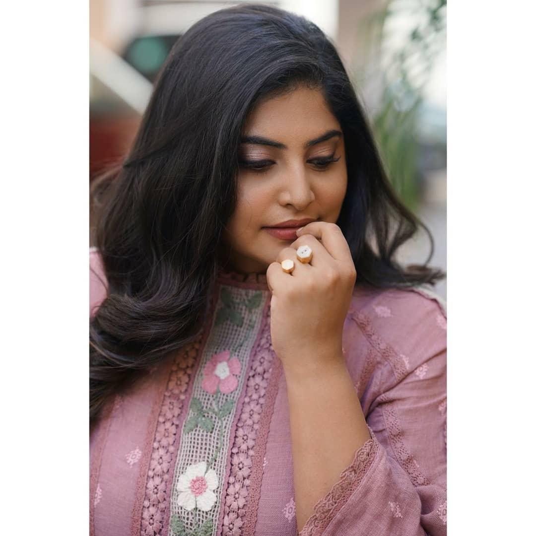 Manjima Mohan Actress hd photo