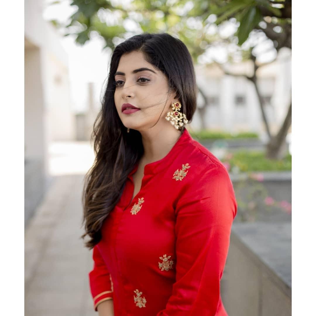 Manjima Mohan Actress hd photo