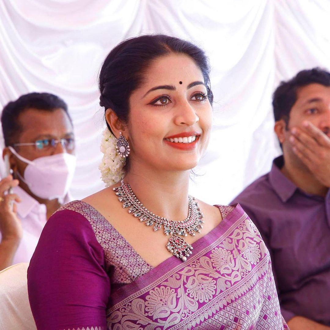 Navya Nair Actress hd photo