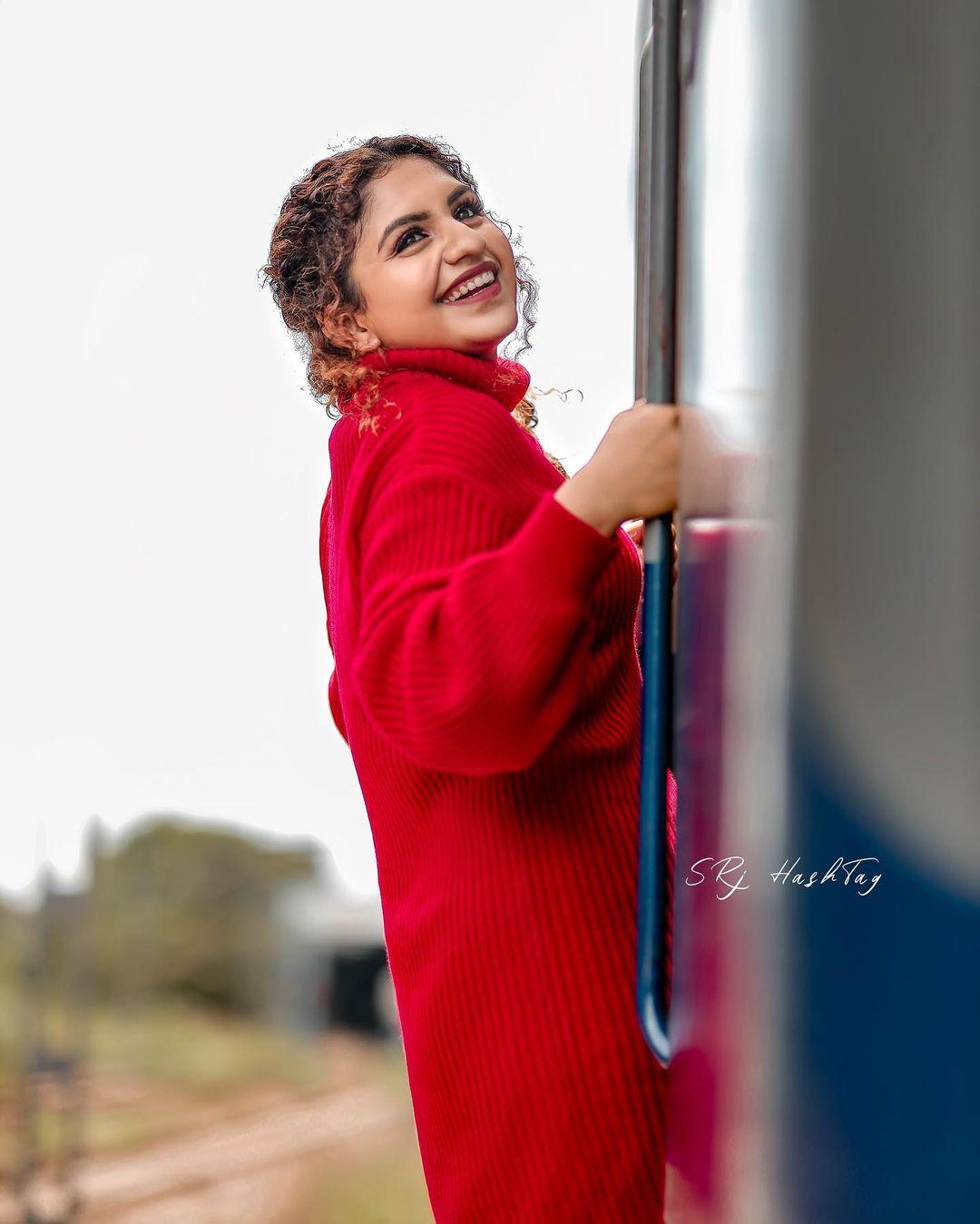 Noorin Shereef Actress hd photo
