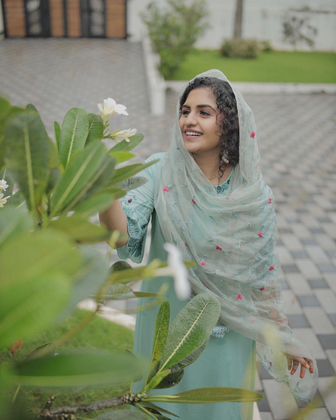 Noorin Shereef Actress hd photo
