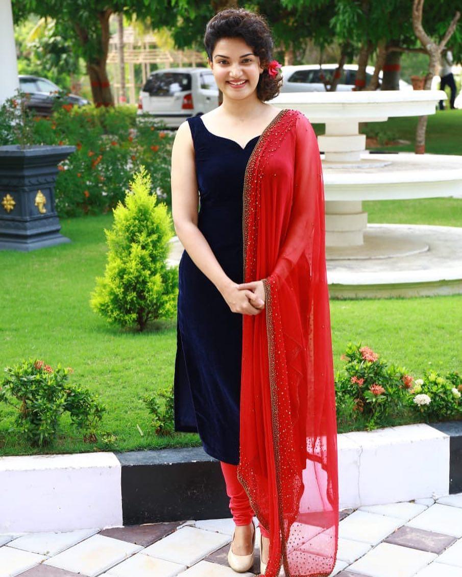 Honey Rose Actress hd photo