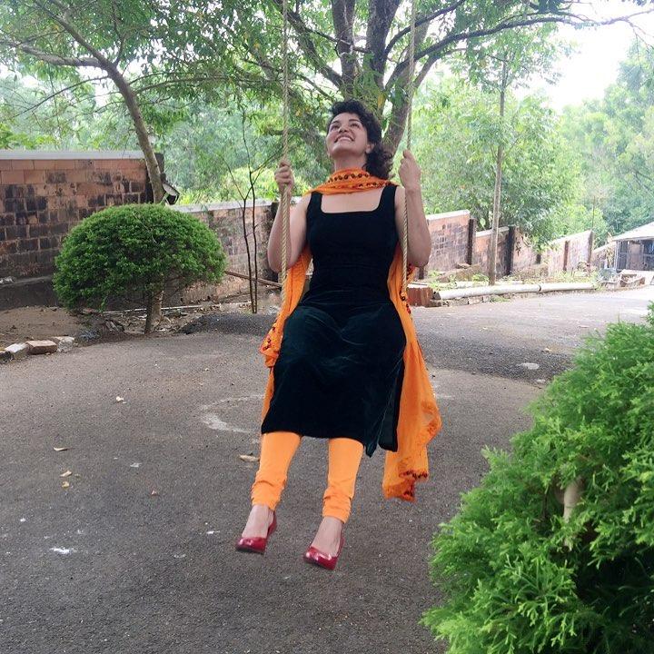 Honey Rose Actress hd photo