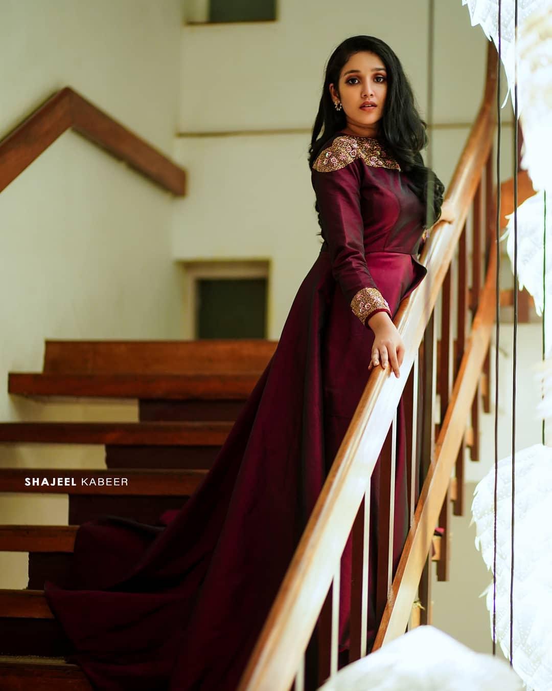 Anikha Surendran Actress hd photo