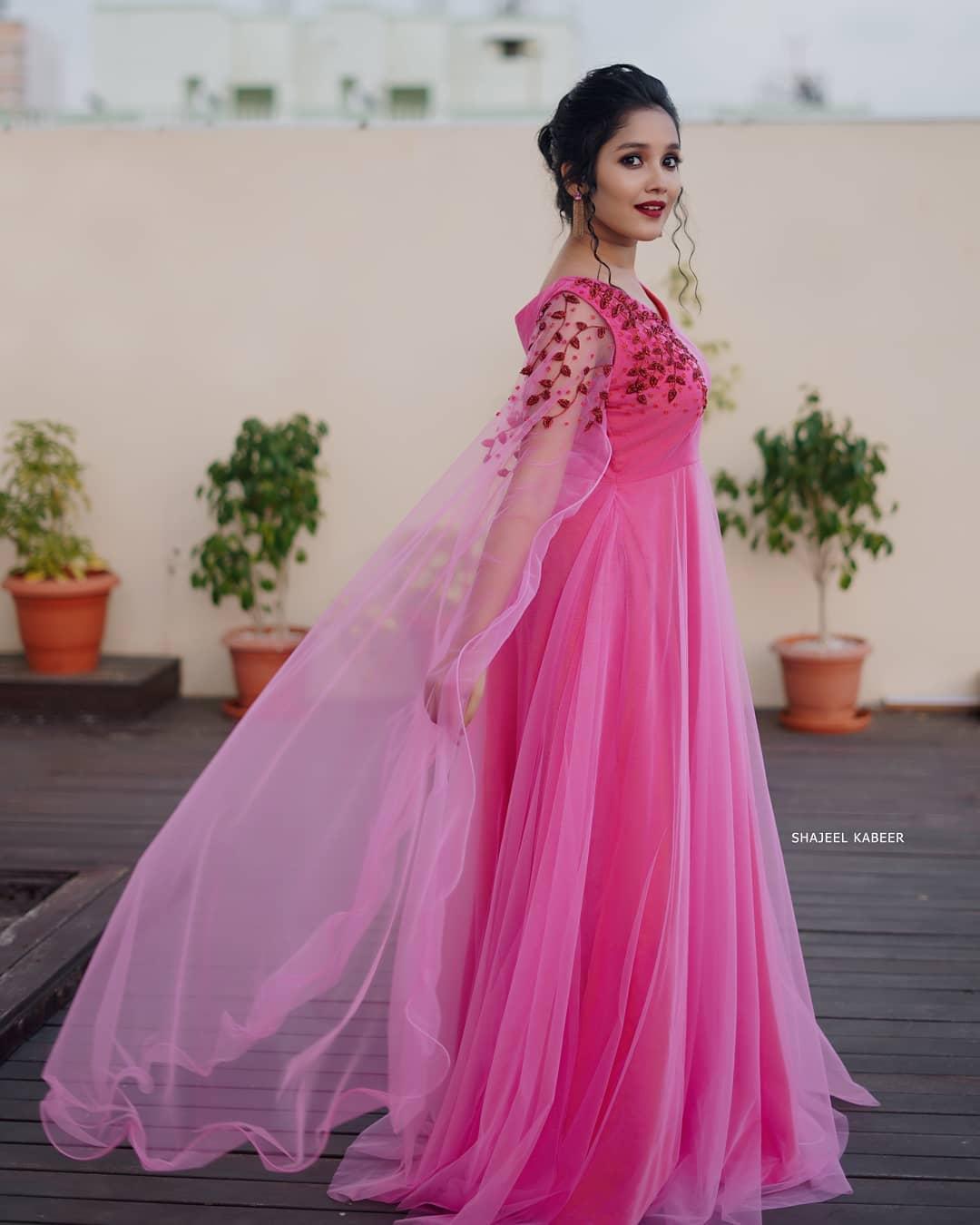 Anikha Surendran Actress hd photo