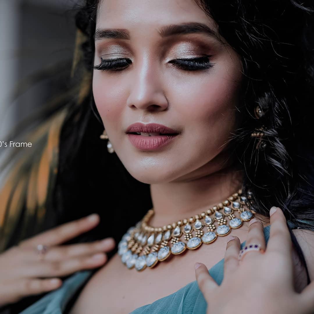 Anikha Surendran Actress hd photo