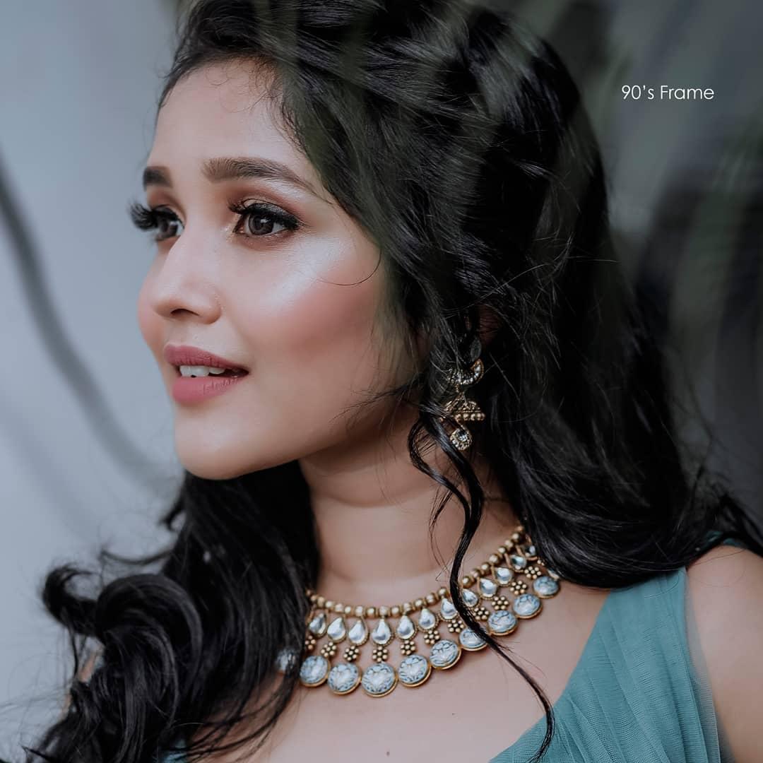 Anikha Surendran Actress hd photo