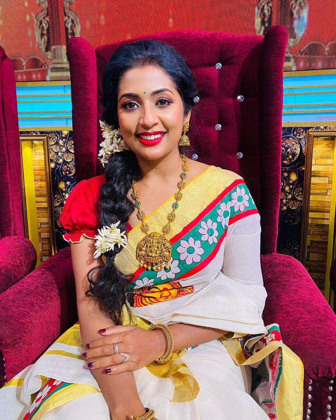 Navya Nair Actress hd photo