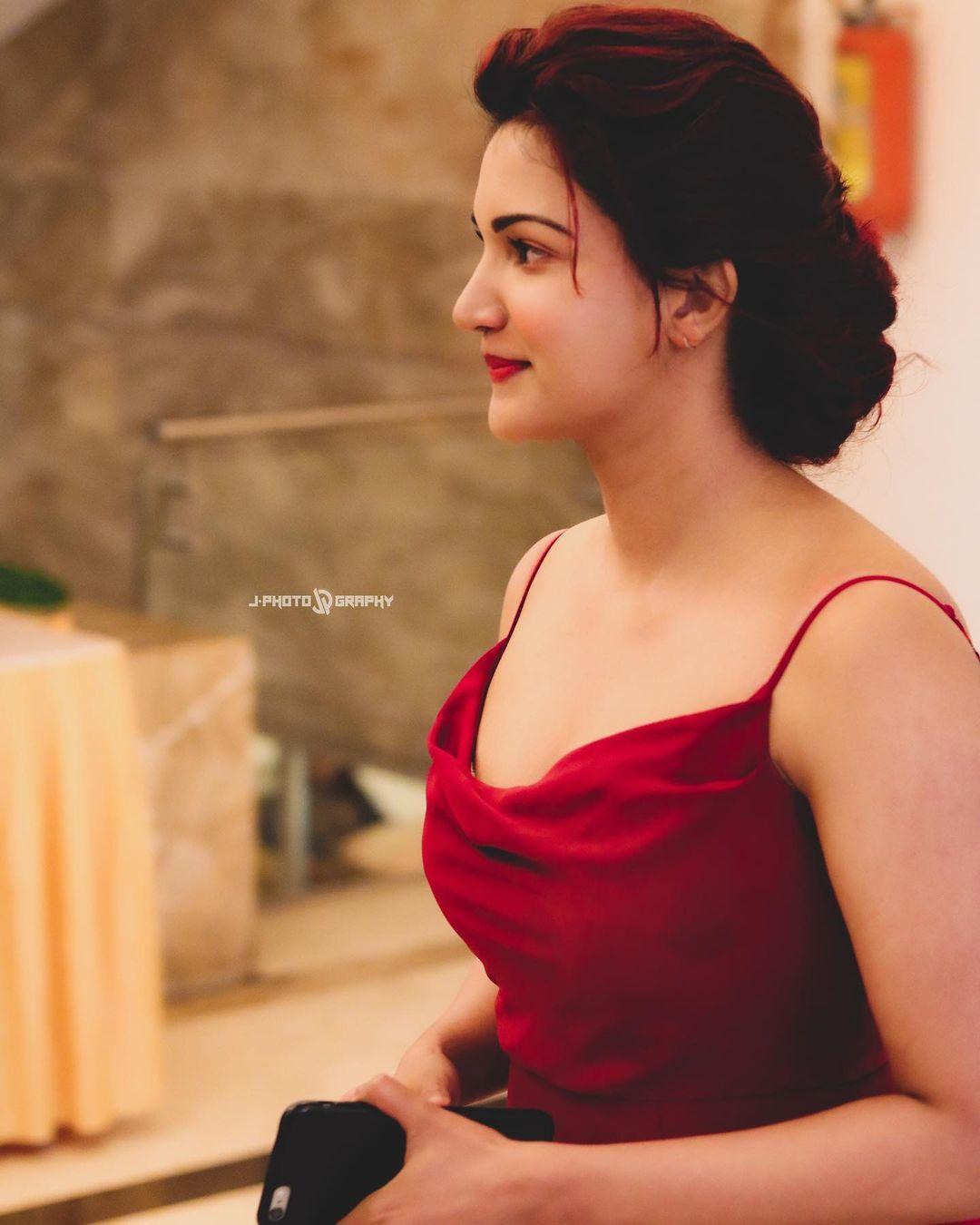 Honey Rose Actress hd photo