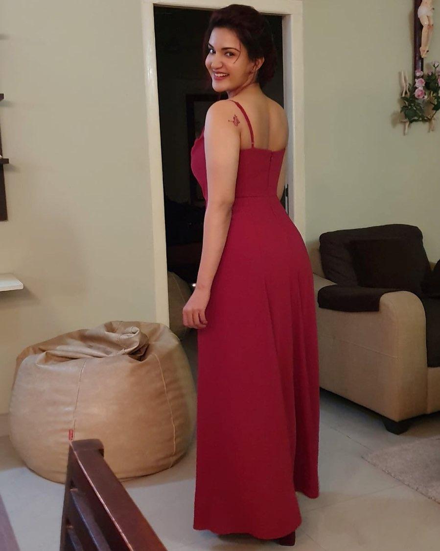 Honey Rose Actress hd photo