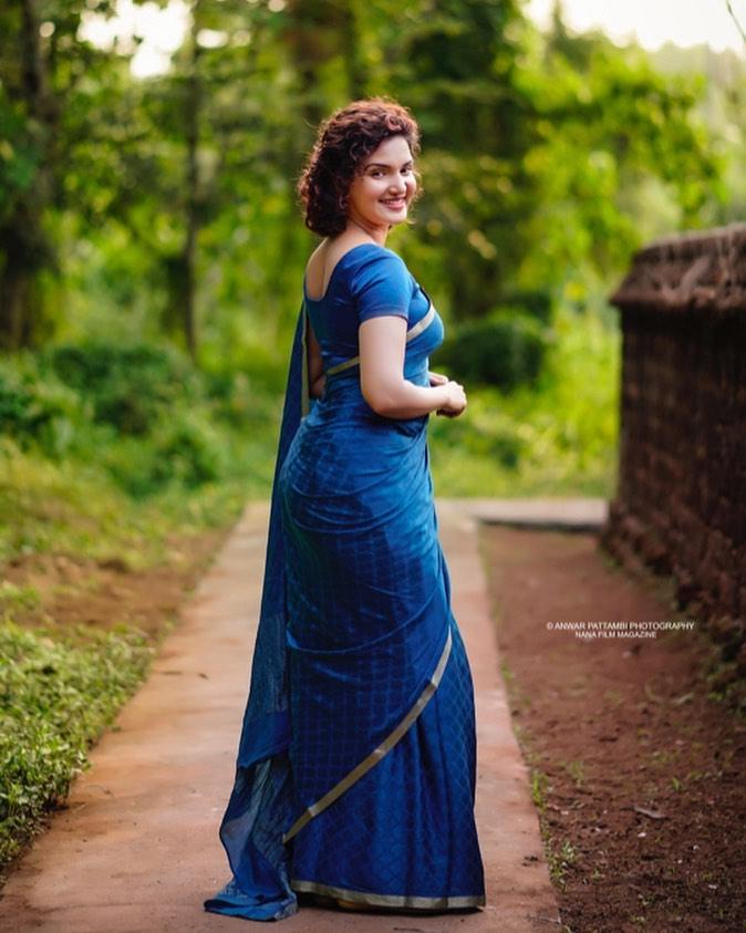 Honey Rose Actress hd photo