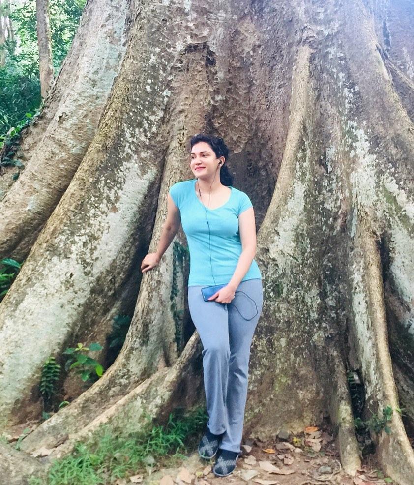 Honey Rose Actress hd photo
