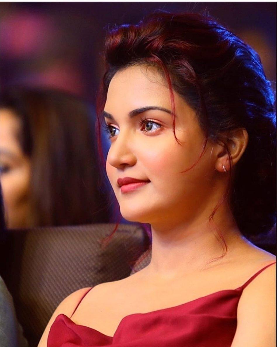 Honey Rose Actress hd photo