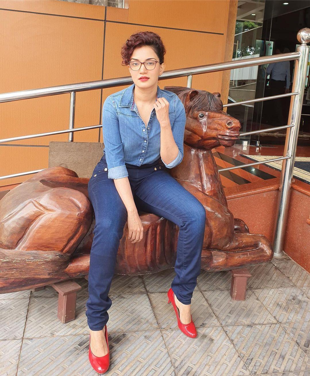 Honey Rose Actress hd photo