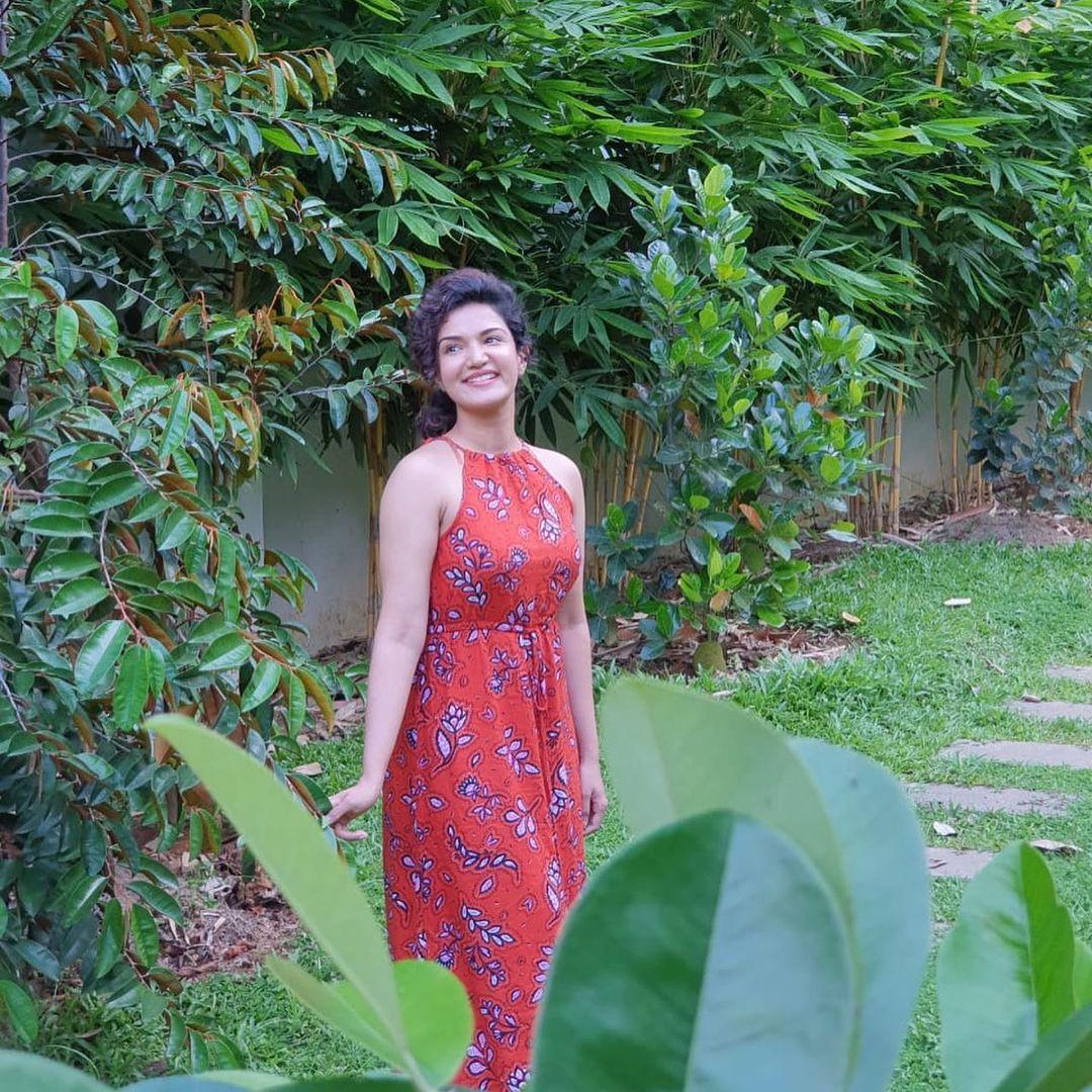 Honey Rose Actress hd photo