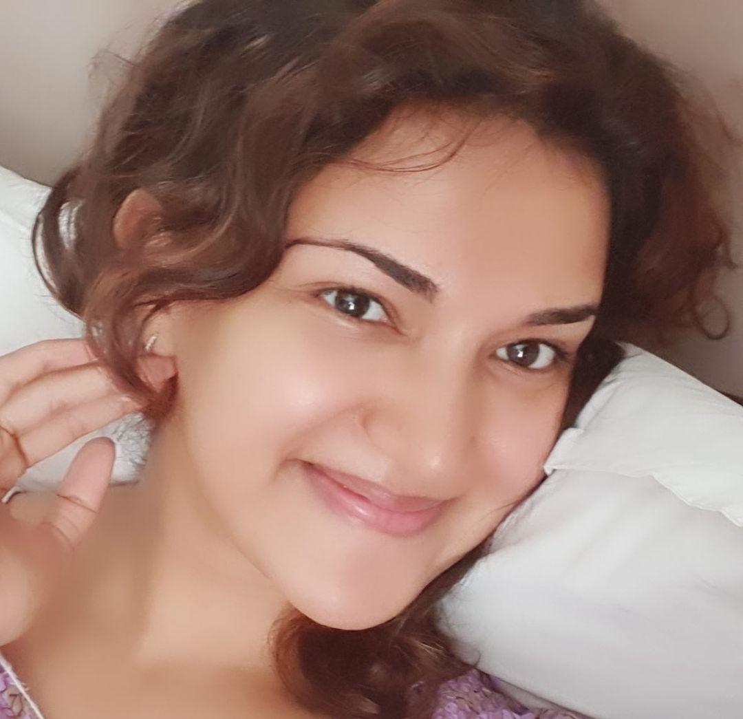Honey Rose Actress hd photo