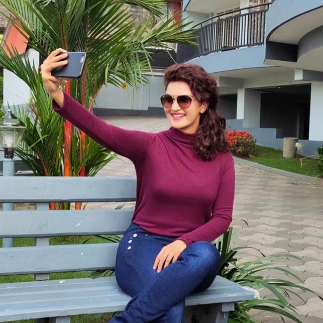 Honey Rose Actress hd photo