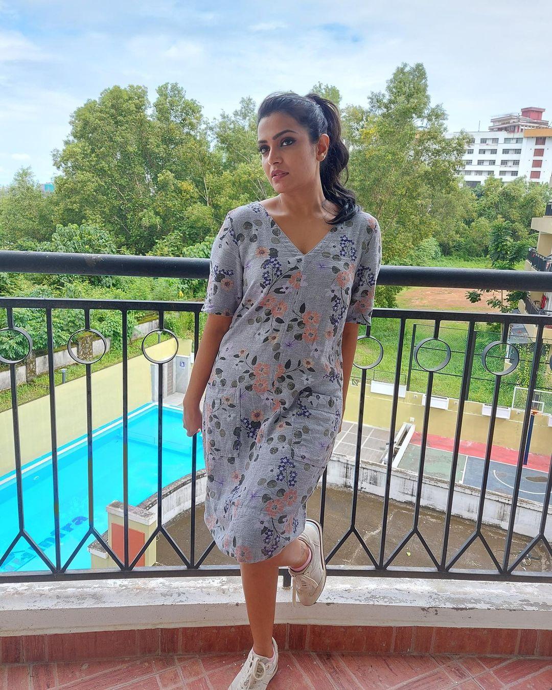 Divya Pillai Actress hd photo