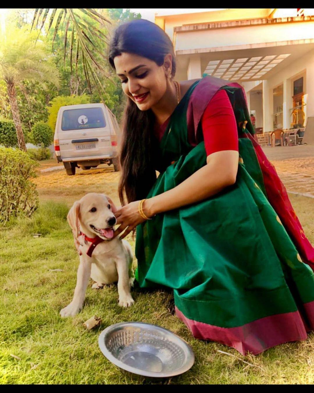 Divya Pillai Actress hd photo