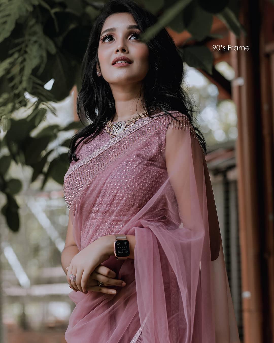 Anikha Surendran Actress hd photo