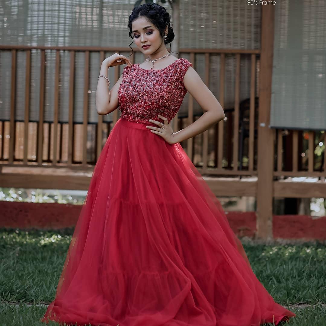 Anikha Surendran Actress hd photo