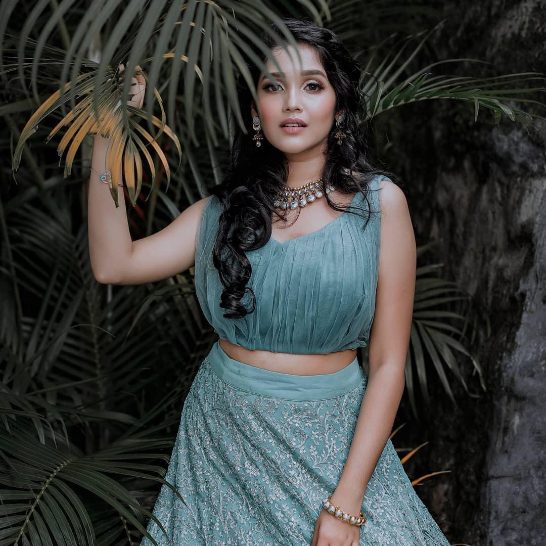 Anikha Surendran Actress hd photo