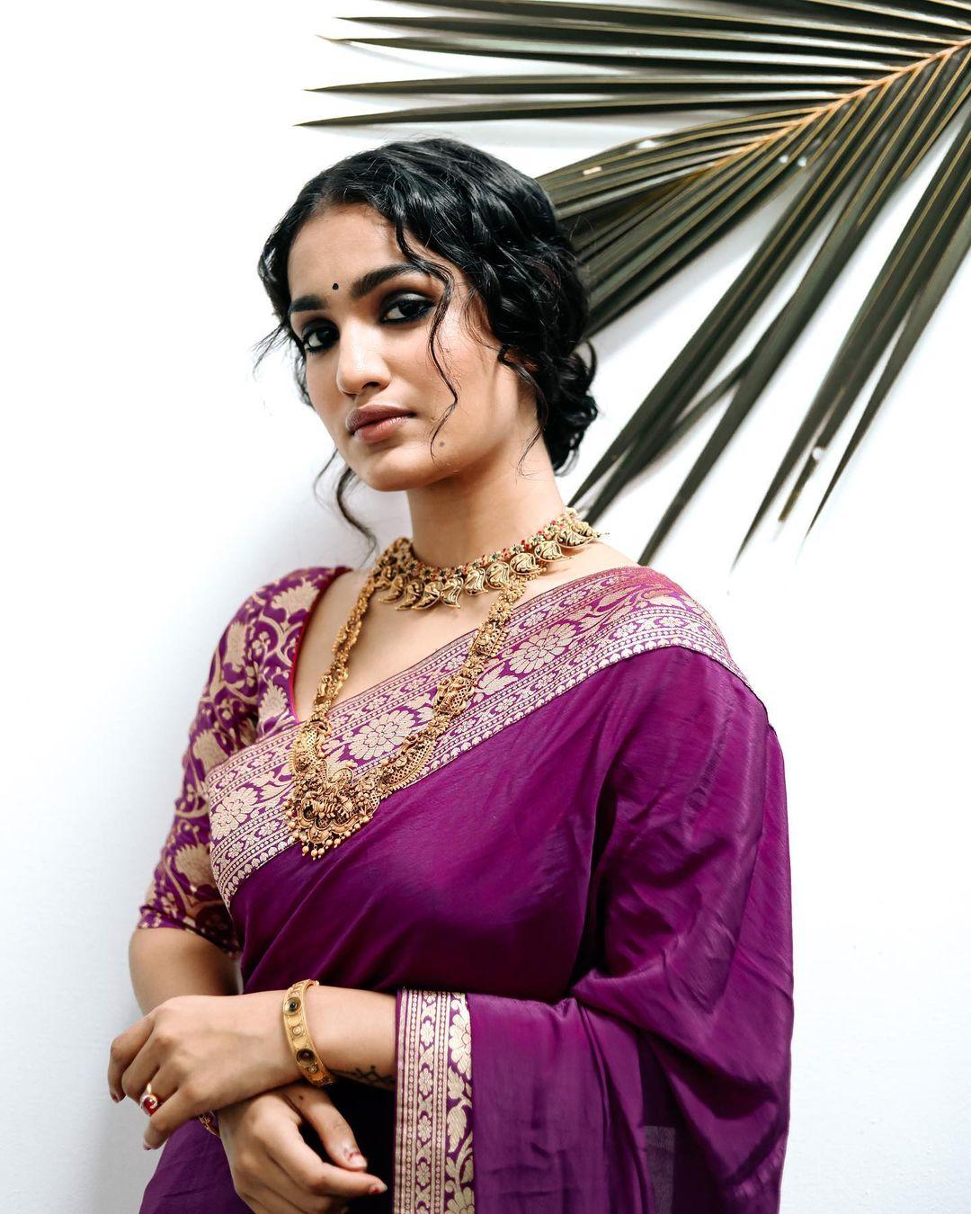 Saniya Iyappan Actress hd photo