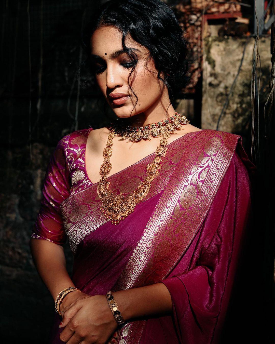 Saniya Iyappan Actress hd photo