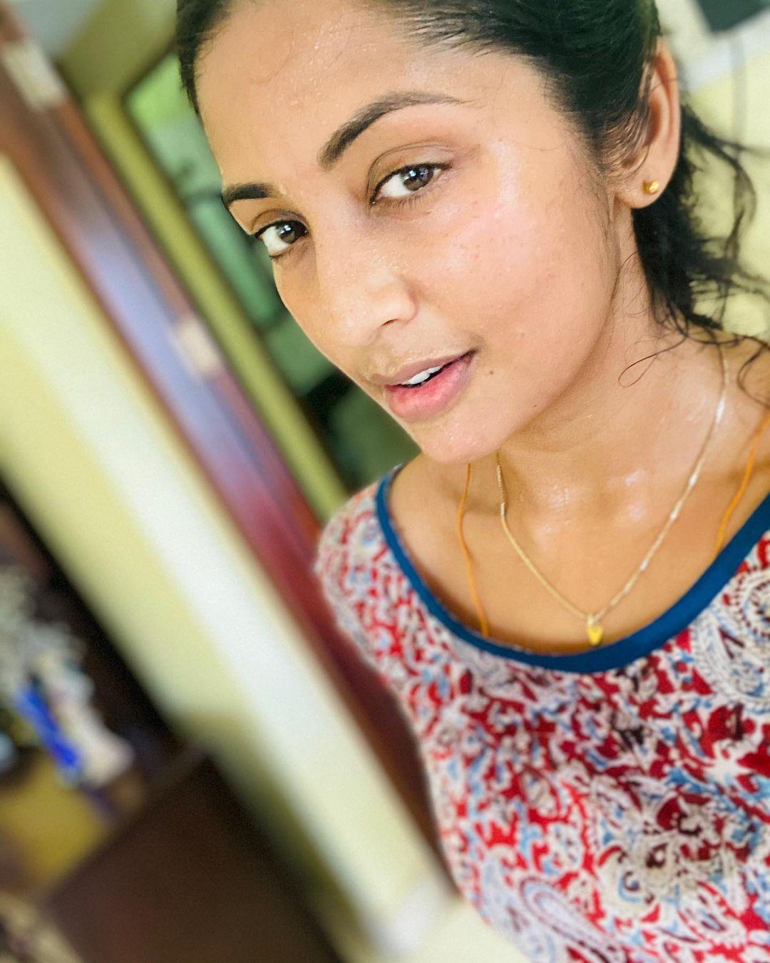 Navya Nair Actress hd photo