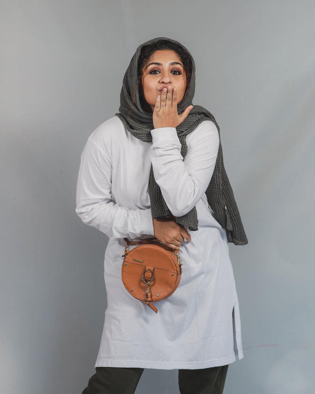 Noorin Shereef Actress hd photo