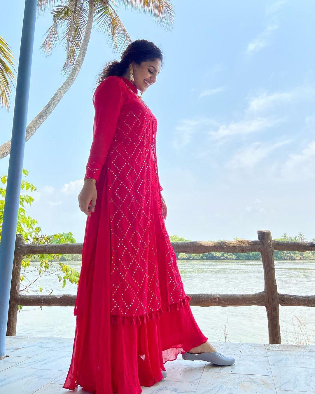 Noorin Shereef Actress hd photo