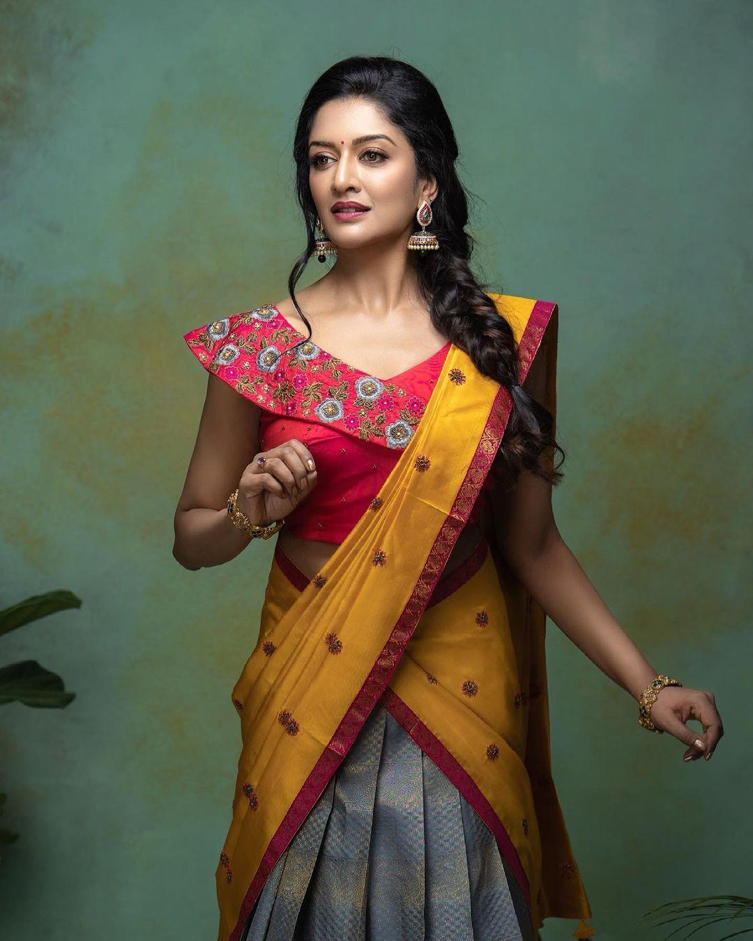 Vimala Raman Actress hd photo