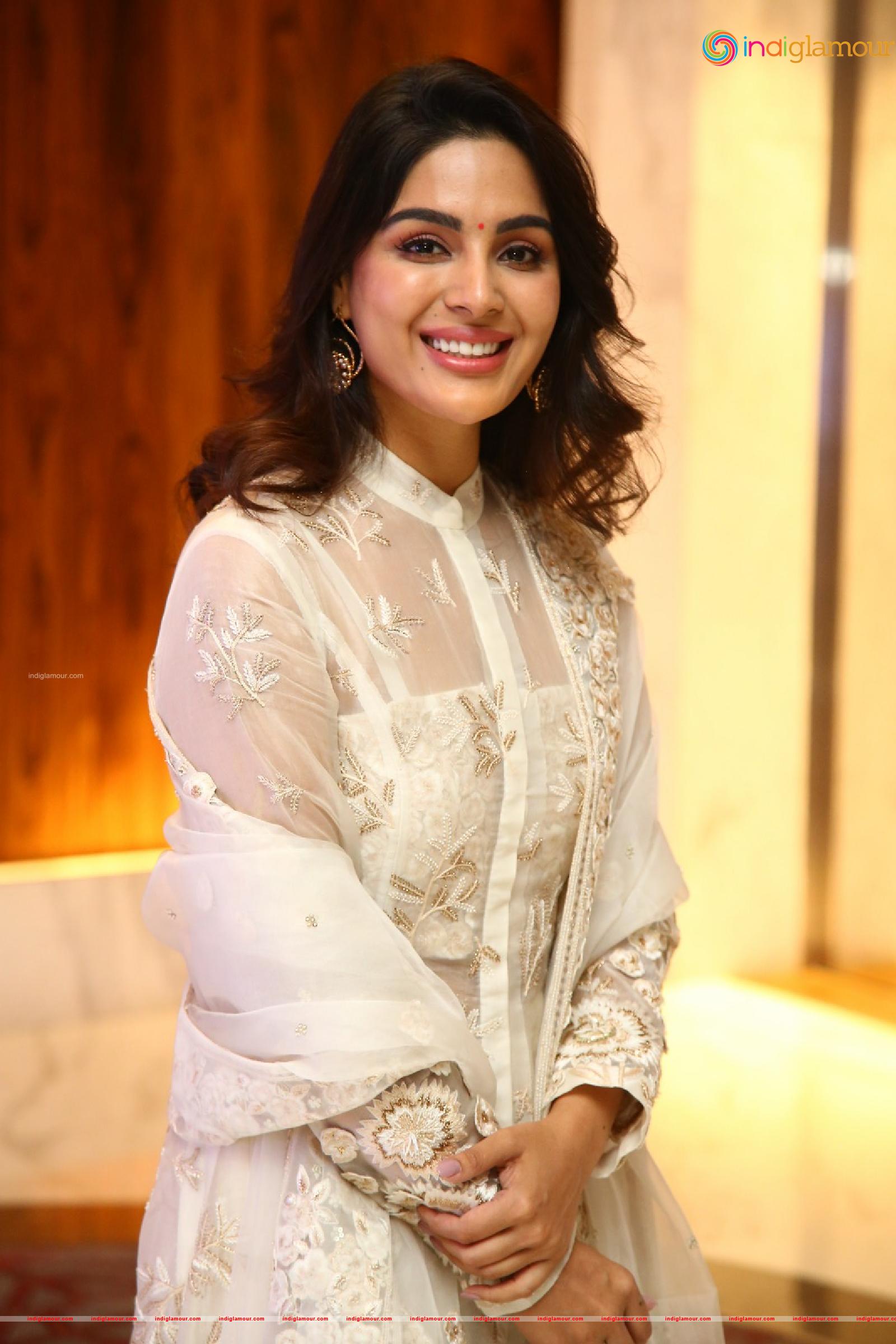 Samyuktha Menon Actress hd photo