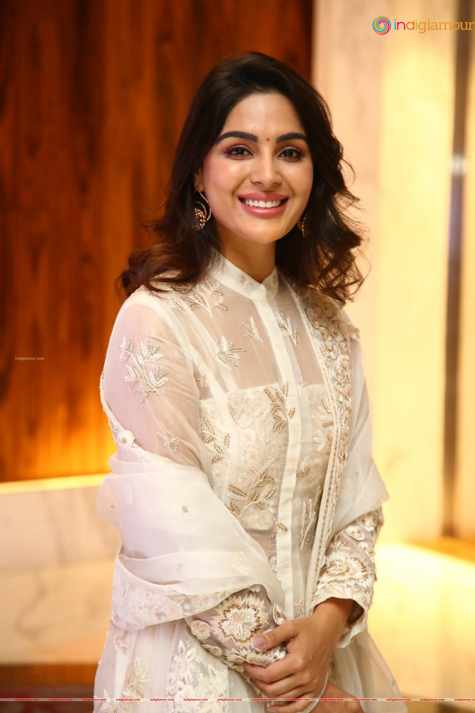 Samyuktha Menon Actress hd photo
