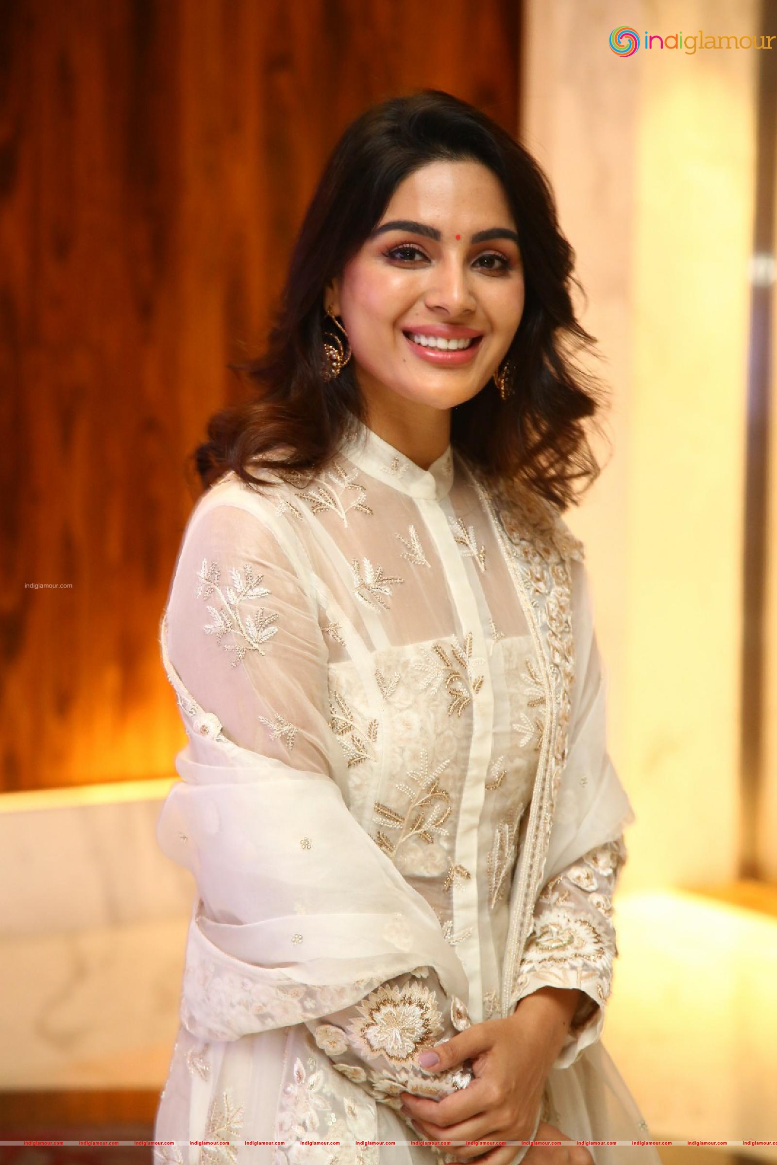 Samyuktha Menon Actress hd photo
