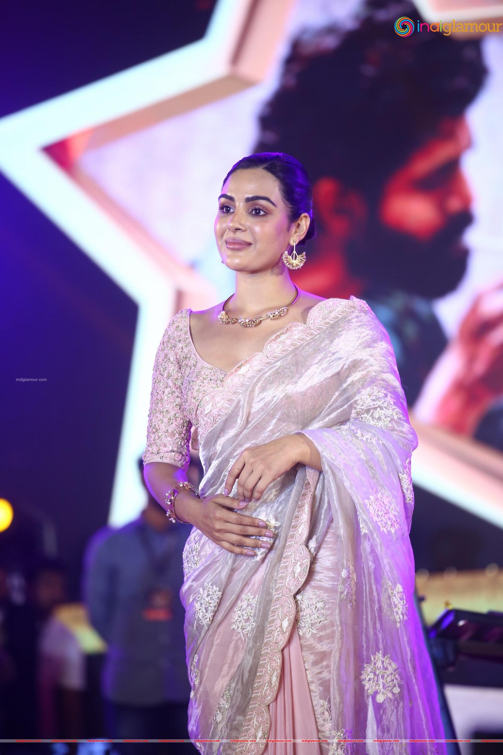 Samyuktha Menon Actress hd photo