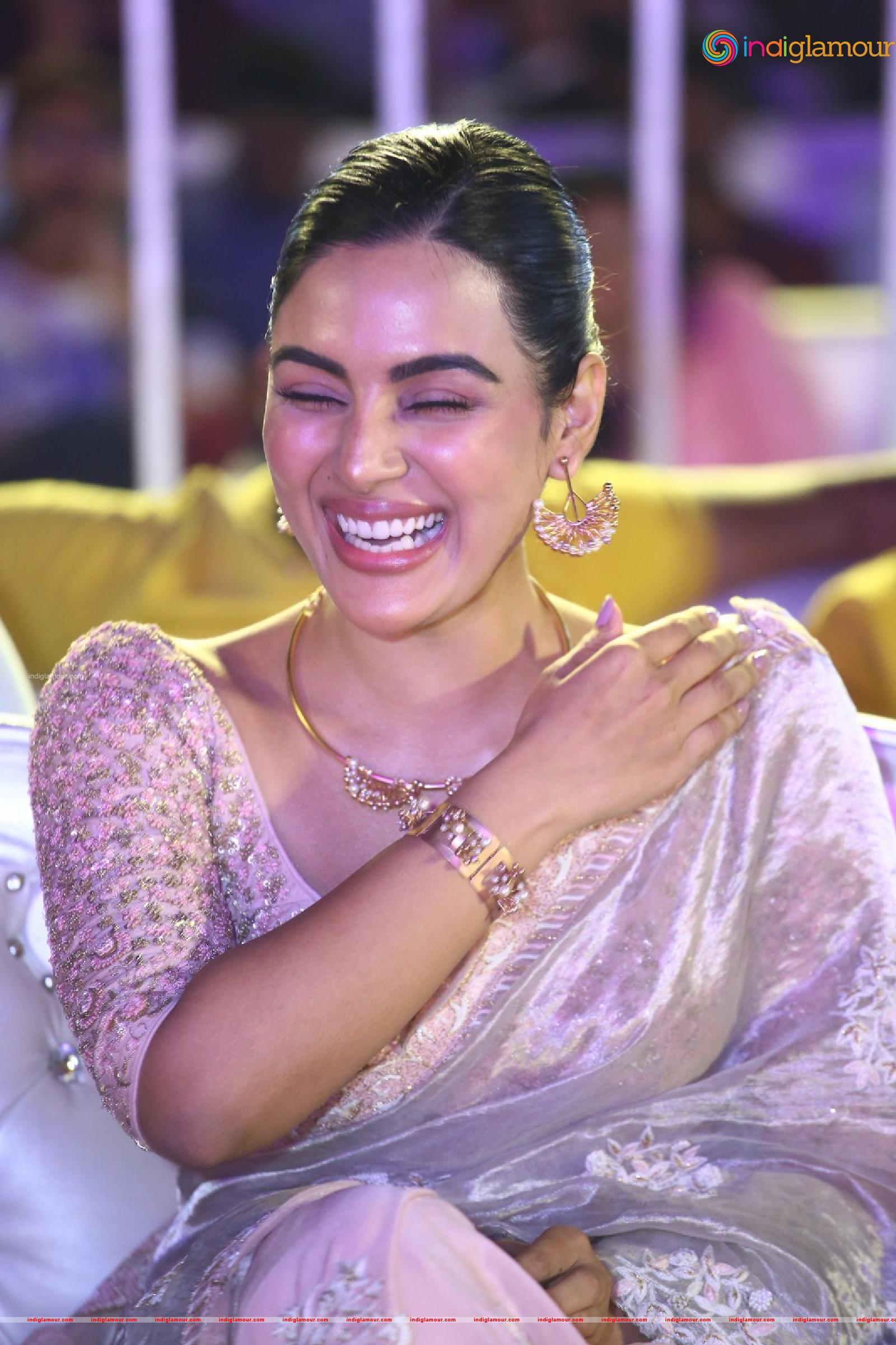 Samyuktha Menon Actress hd photo