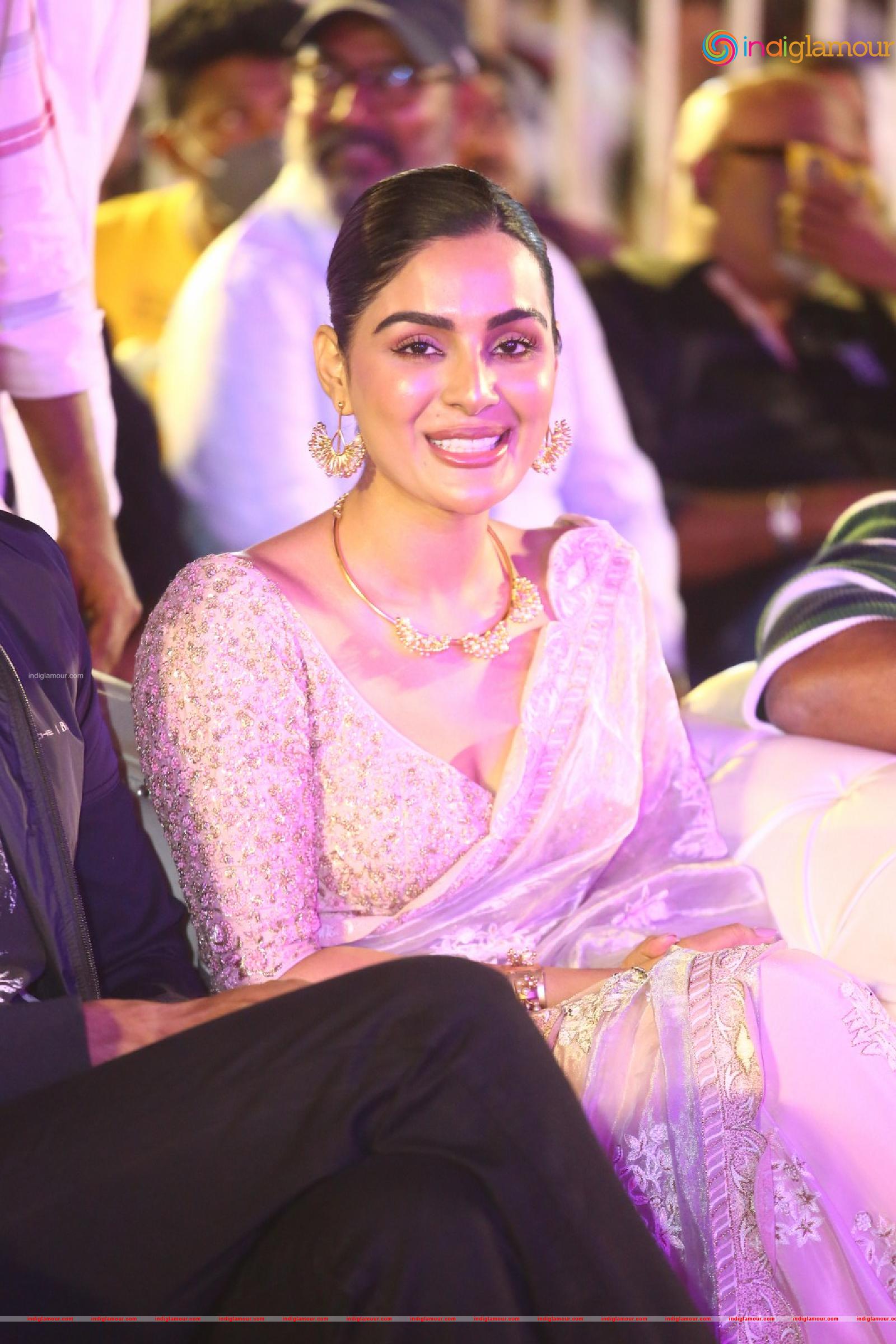 Samyuktha Menon Actress hd photo
