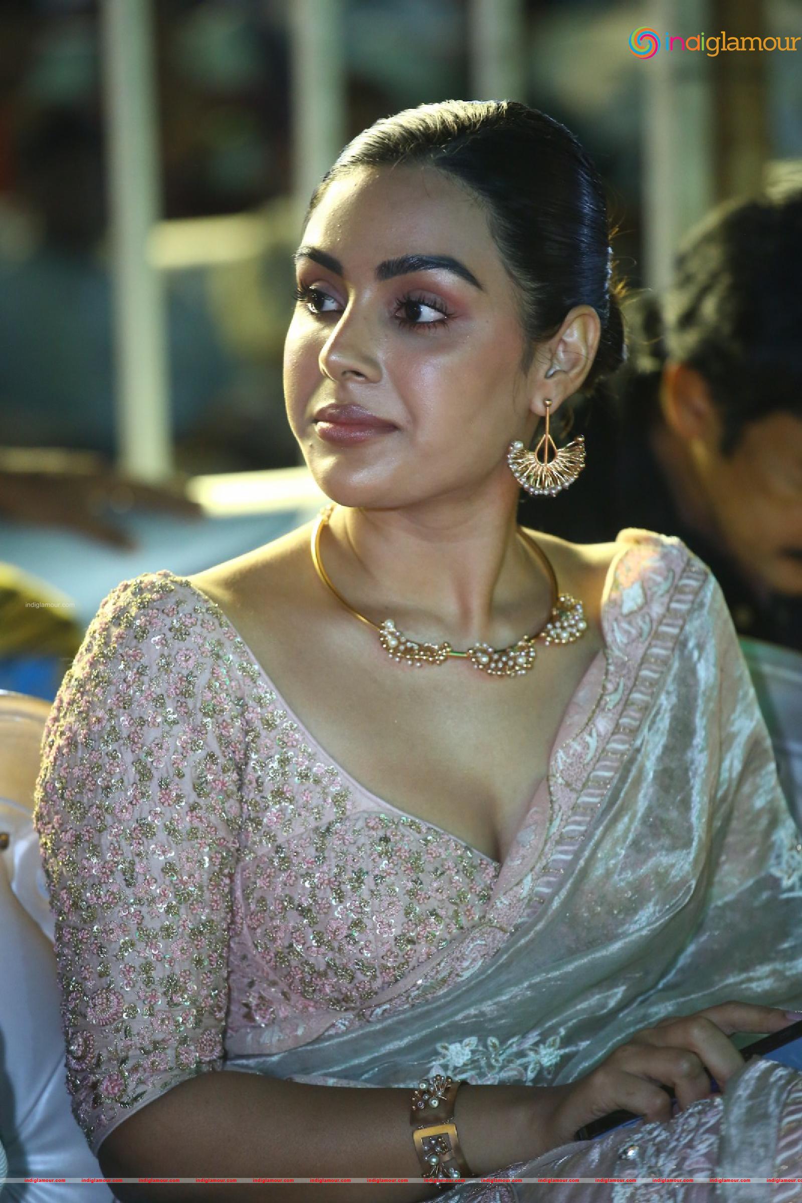 Samyuktha Menon Actress hd photo