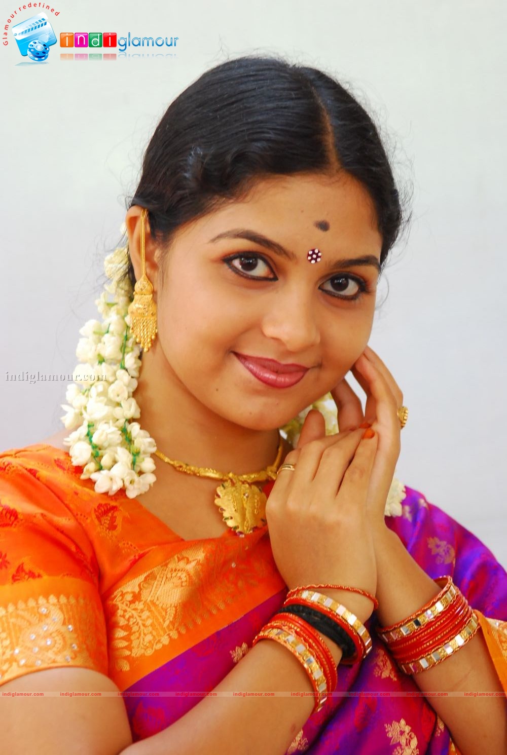 Ambili Devi Actress hd photo