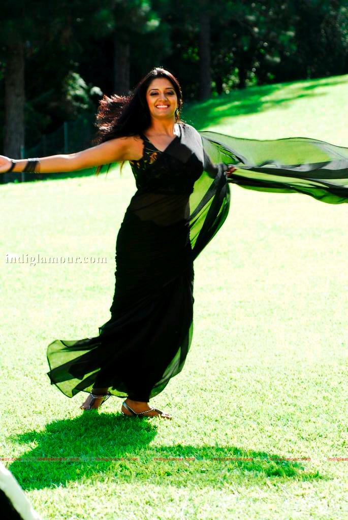 Vimala Raman Actress hd photo