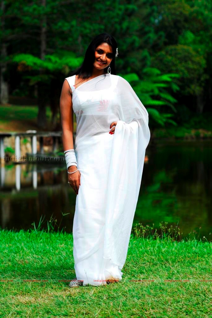 Vimala Raman Actress hd photo