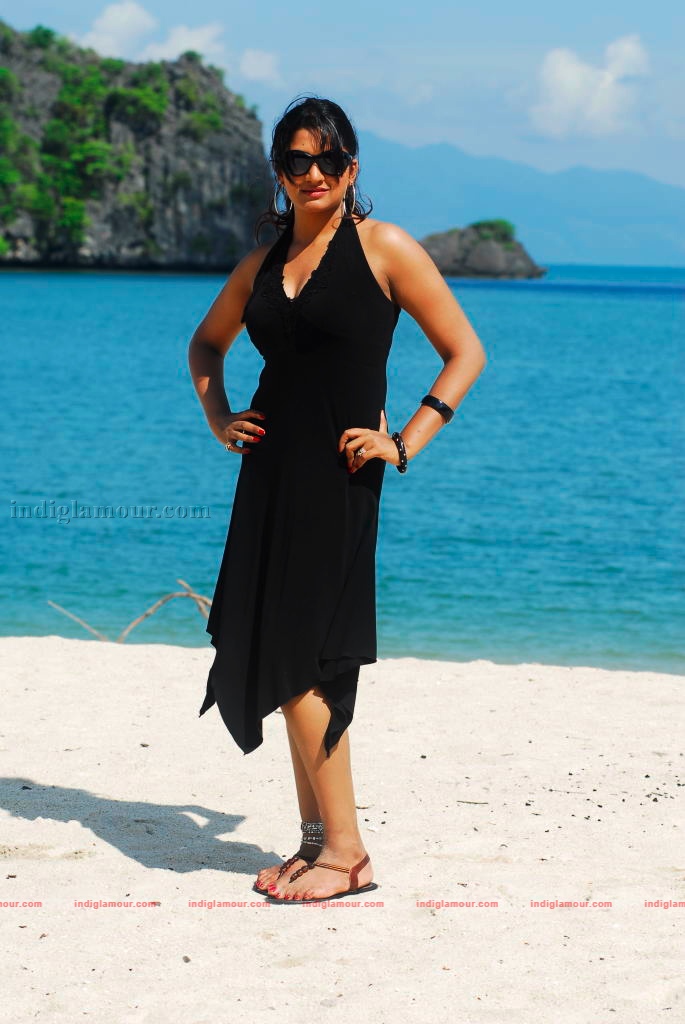 Vimala Raman Actress hd photo