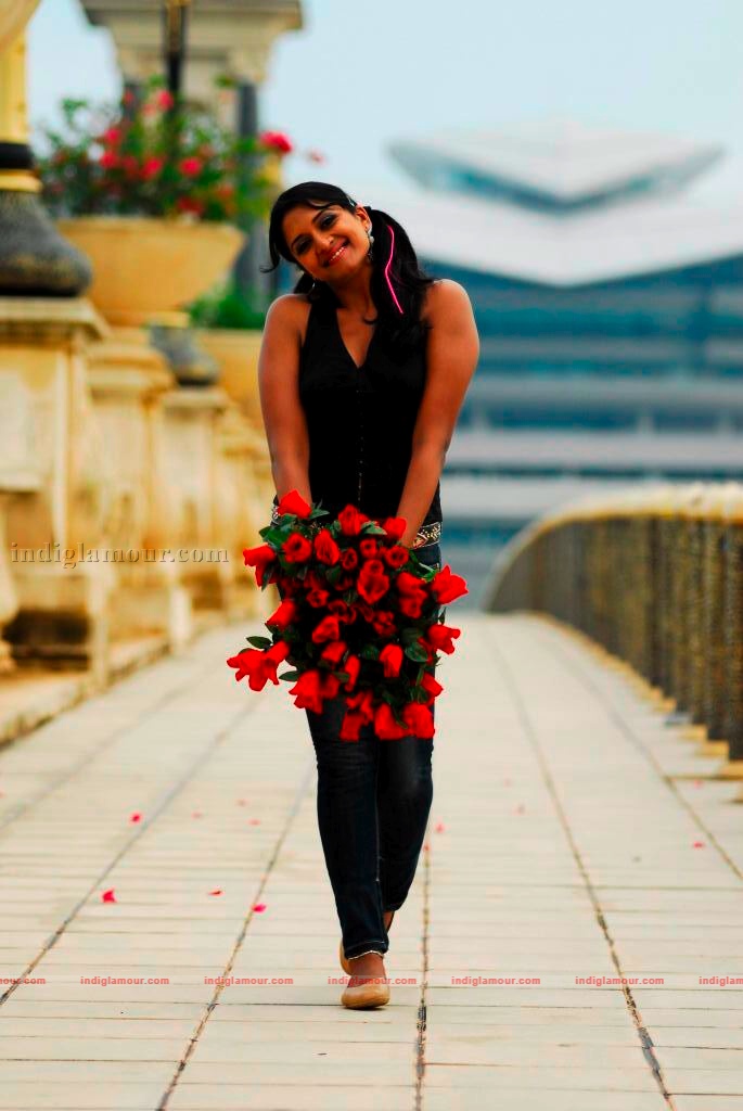 Vimala Raman Actress hd photo