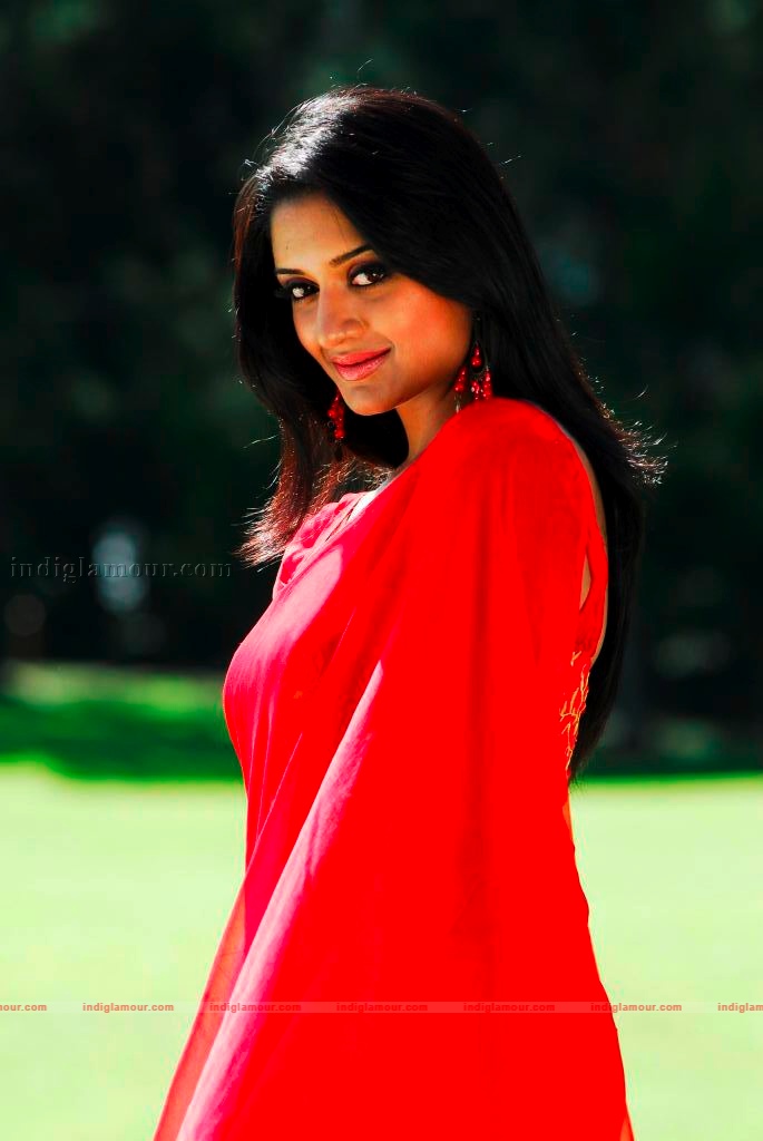 Vimala Raman Actress hd photo
