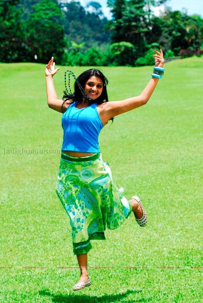 Vimala Raman Actress hd photo