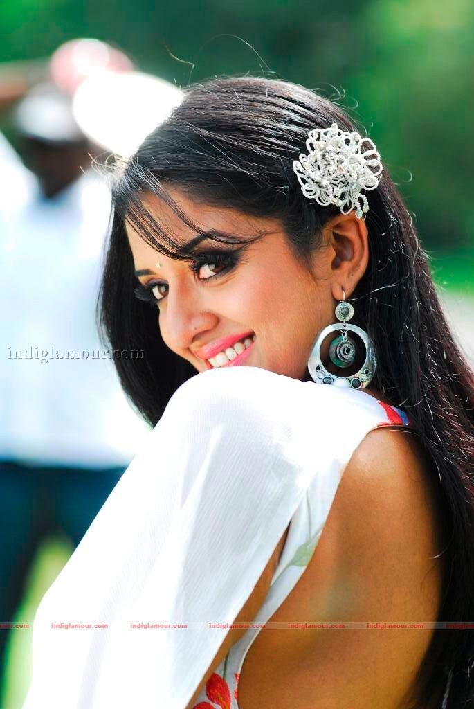 Vimala Raman Actress hd photo