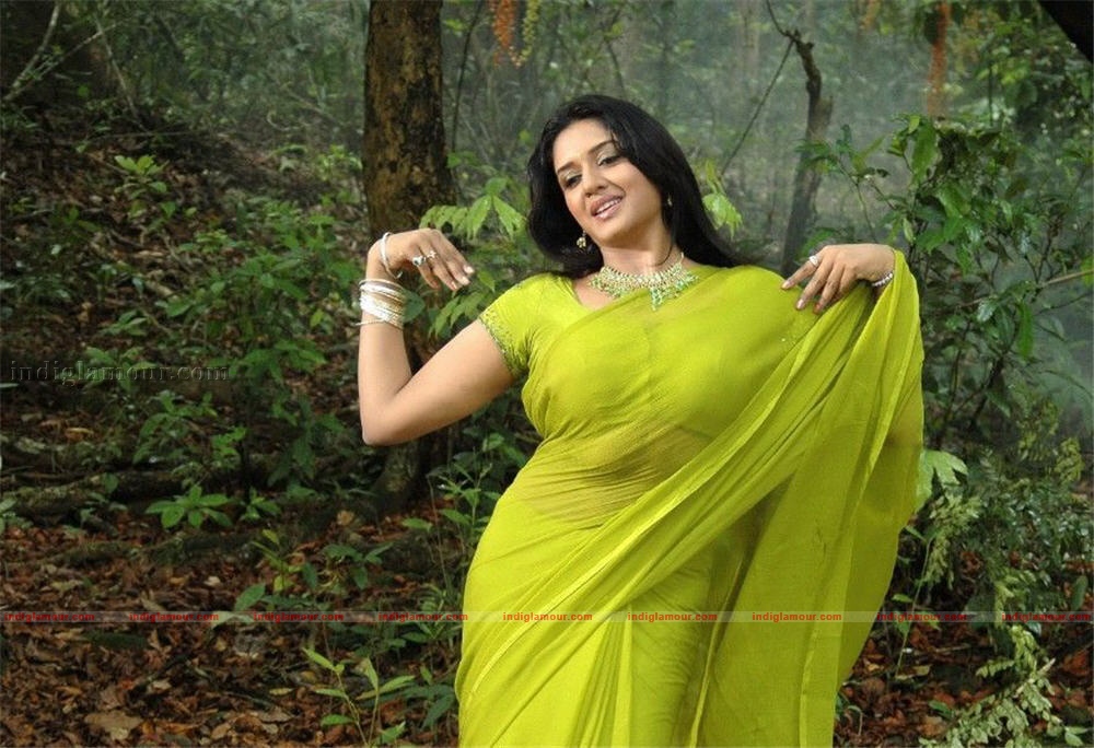Vimala Raman Actress hd photo