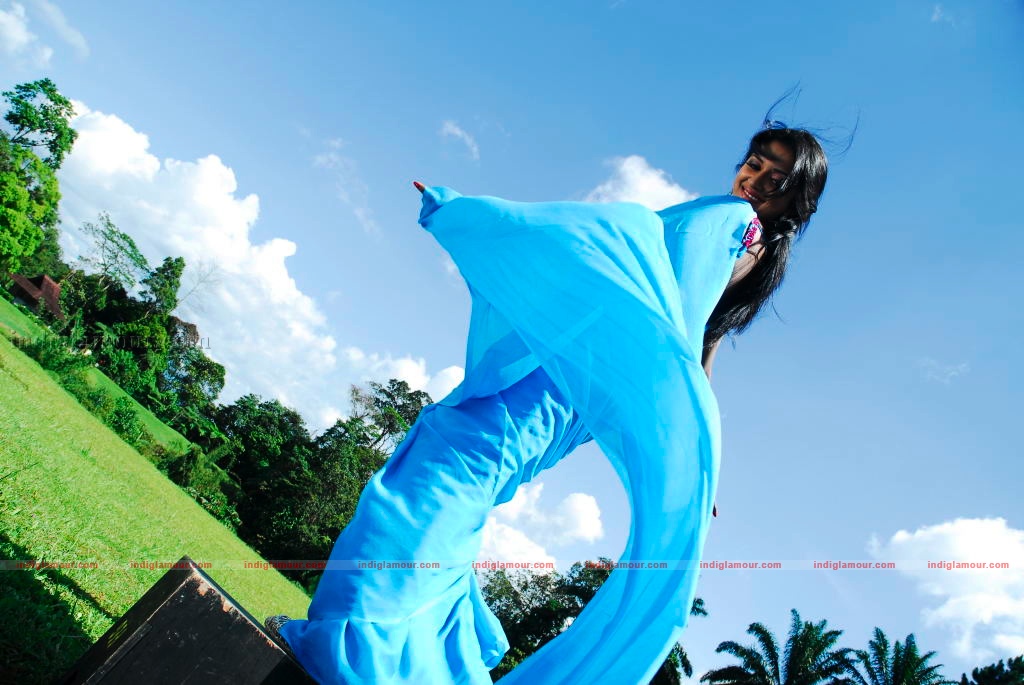 Vimala Raman Actress hd photo