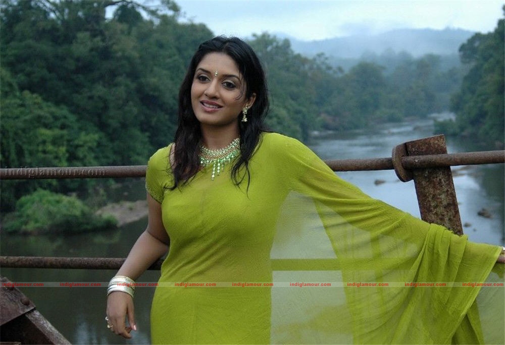 Vimala Raman Actress hd photo